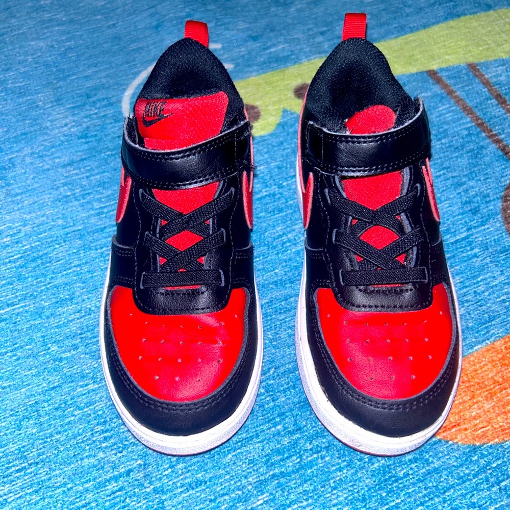 Nike dunks red  and black 10c toddler